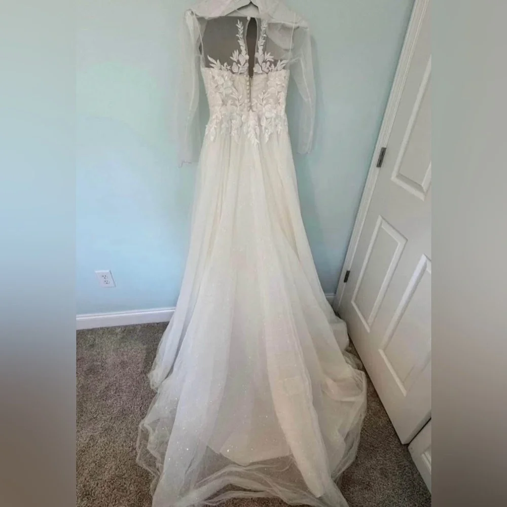 Wedding Dress - Picture 3 of 7